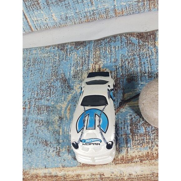 2004 First Edition‎ Hotwheels Short Card Hardnoze Dodge Neon 1/64 Scale - Picture 5 of 7